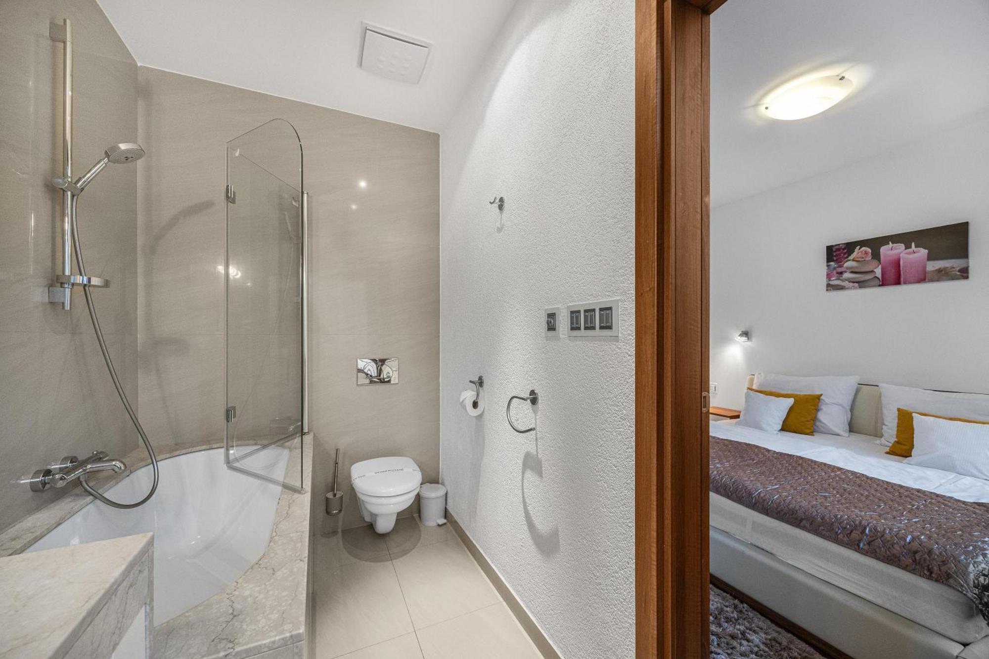 Revon Business Apartment 48 Dunajska 브라티슬라바 외부 사진